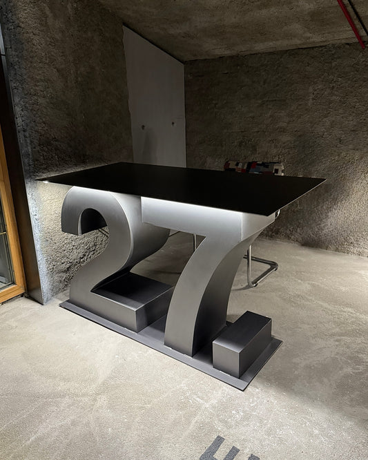 27. DESK